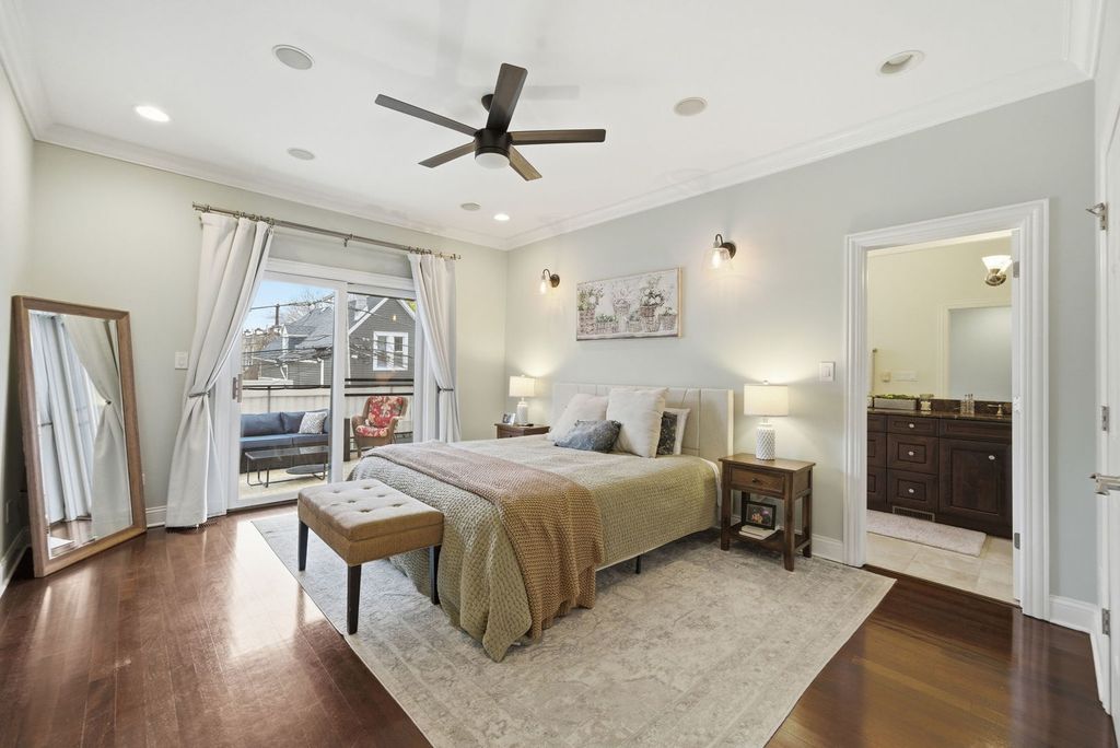 Image 12 of property listing at 1443 W Belmont Avenue 1, Chicago, IL 60657