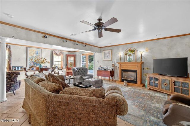 106 Calhoun Drive, Schaghticoke, NY 12182