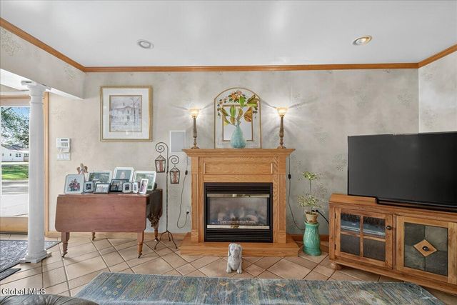 106 Calhoun Drive, Schaghticoke, NY 12182