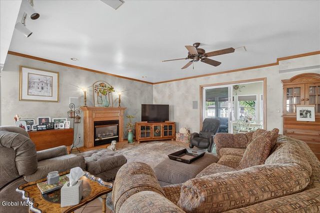 106 Calhoun Drive, Schaghticoke, NY 12182