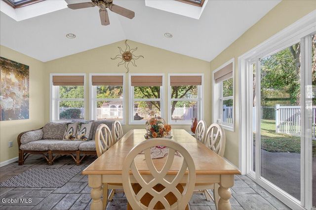 106 Calhoun Drive, Schaghticoke, NY 12182