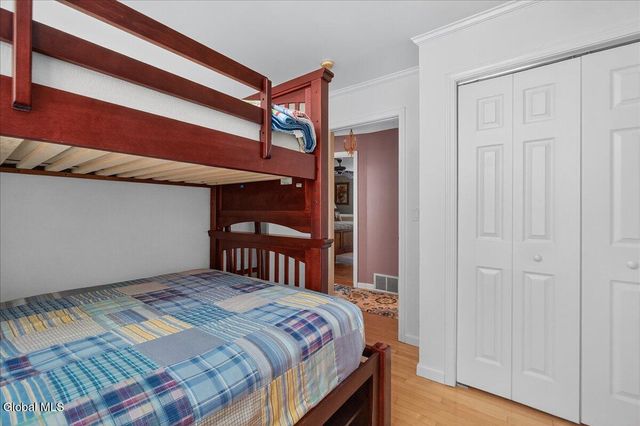 106 Calhoun Drive, Schaghticoke, NY 12182