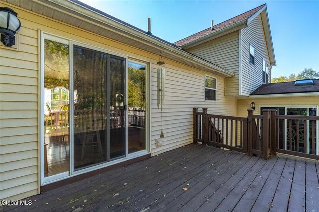 106 Calhoun Drive, Schaghticoke, NY 12182