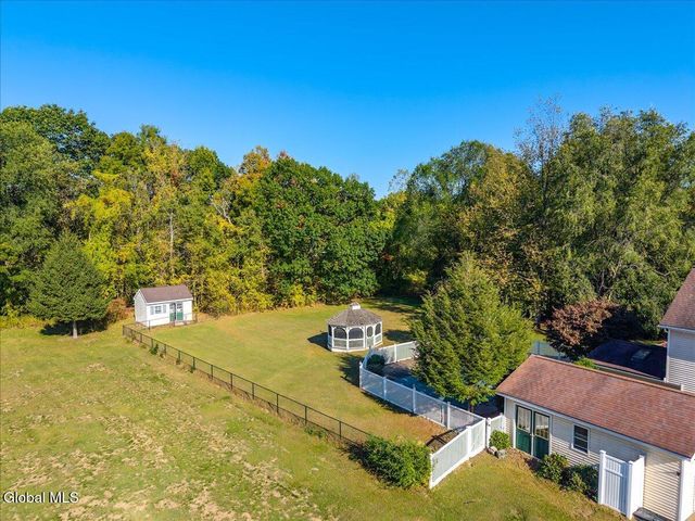 106 Calhoun Drive, Schaghticoke, NY 12182