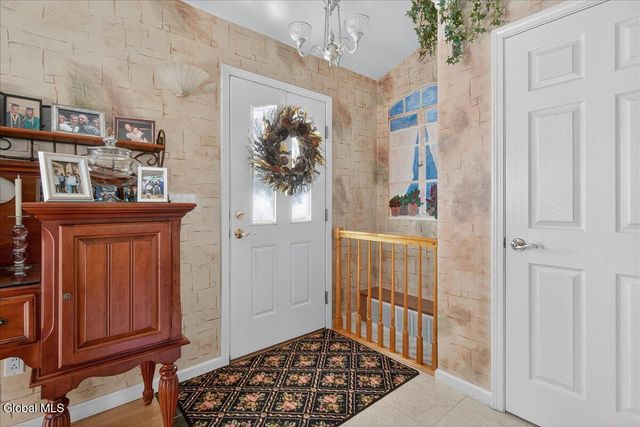 106 Calhoun Drive, Schaghticoke, NY 12182