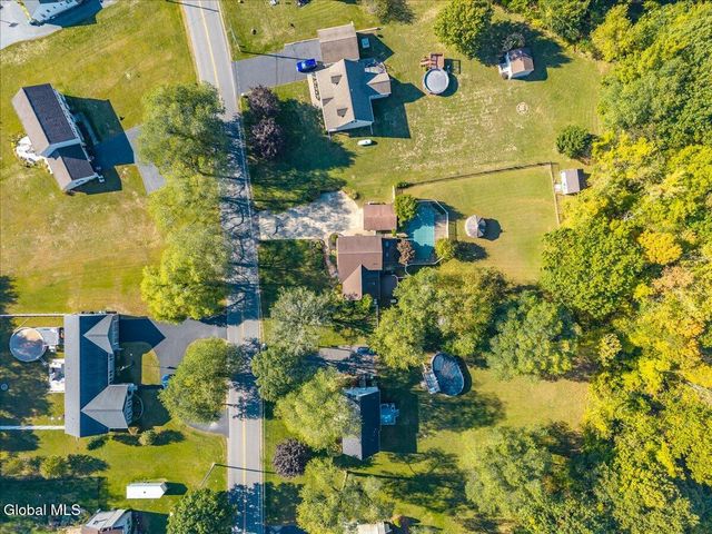 106 Calhoun Drive, Schaghticoke, NY 12182