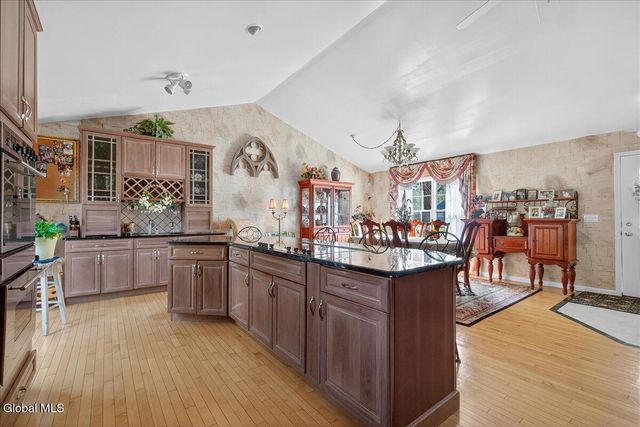 106 Calhoun Drive, Schaghticoke, NY 12182