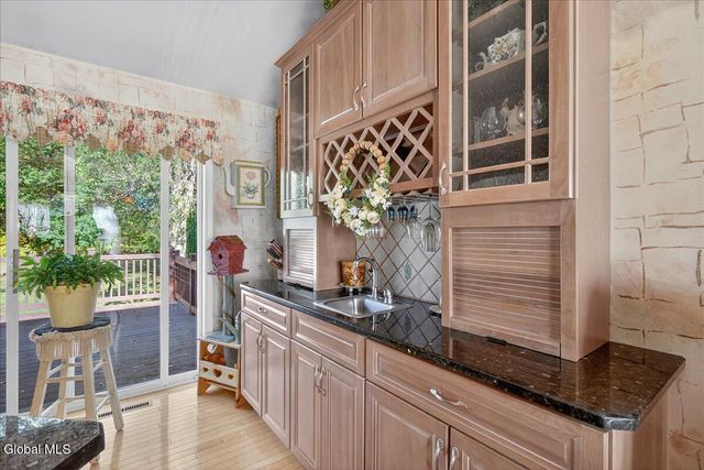 106 Calhoun Drive, Schaghticoke, NY 12182