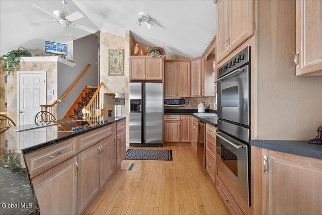 106 Calhoun Drive, Schaghticoke, NY 12182