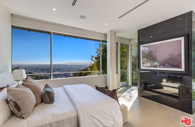 1895 Rising Glen Road, Los Angeles, CA 90069