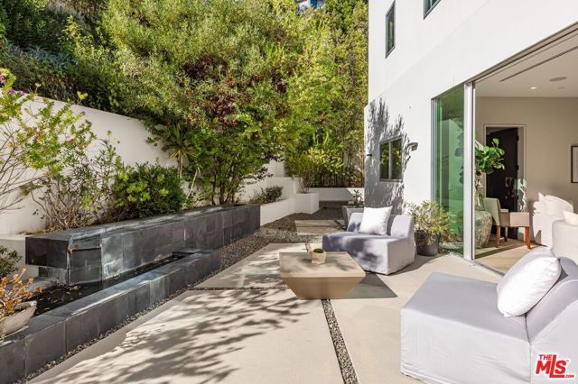 1895 Rising Glen Road, Los Angeles, CA 90069