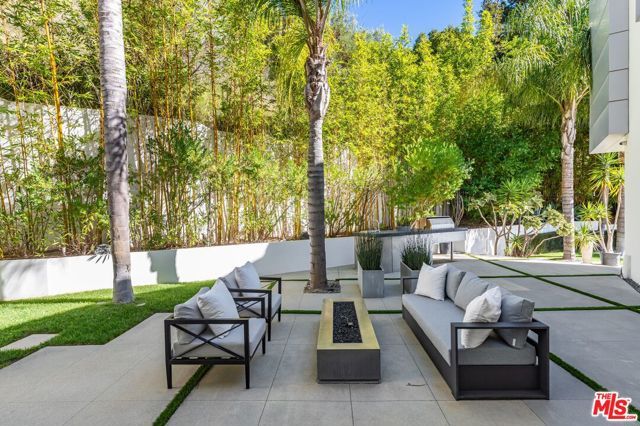 1895 Rising Glen Road, Los Angeles, CA 90069