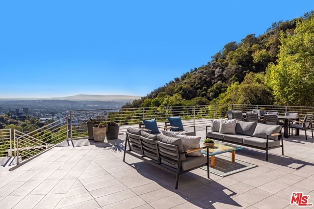 1895 Rising Glen Road, Los Angeles, CA 90069