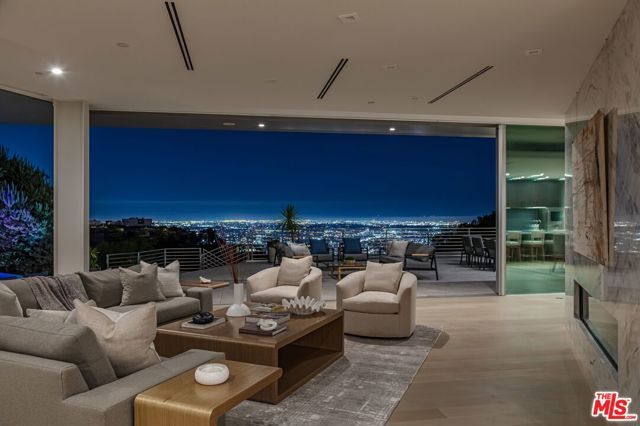 1895 Rising Glen Road, Los Angeles, CA 90069