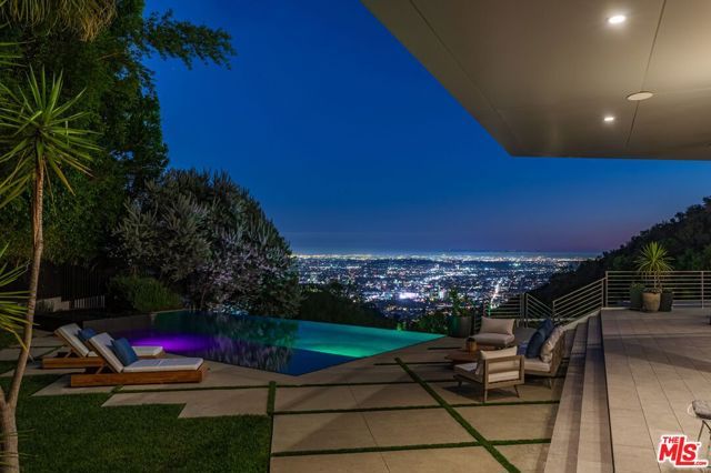 1895 Rising Glen Road, Los Angeles, CA 90069