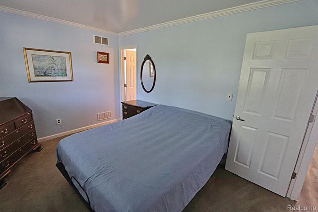 38924 Dover Street, Livonia, MI 48150