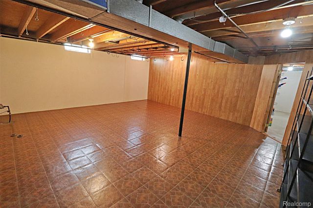 38924 Dover Street, Livonia, MI 48150