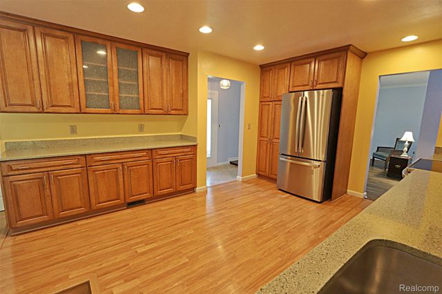 38924 Dover Street, Livonia, MI 48150