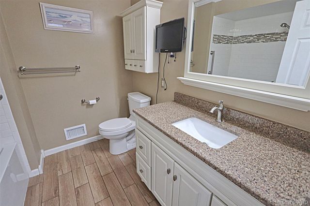 38924 Dover Street, Livonia, MI 48150