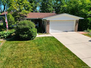 38924 Dover Street, Livonia, MI 48150