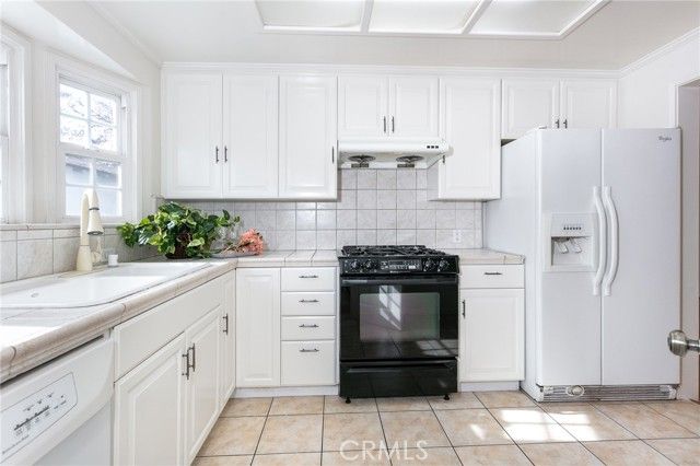 912 S Sierra Vista Avenue, Alhambra, CA 91801