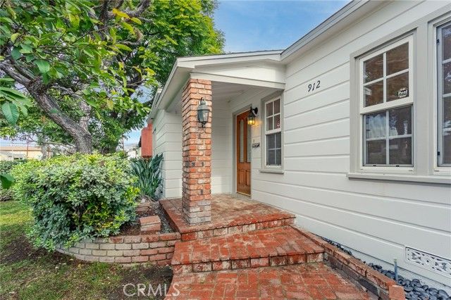 912 S Sierra Vista Avenue, Alhambra, CA 91801