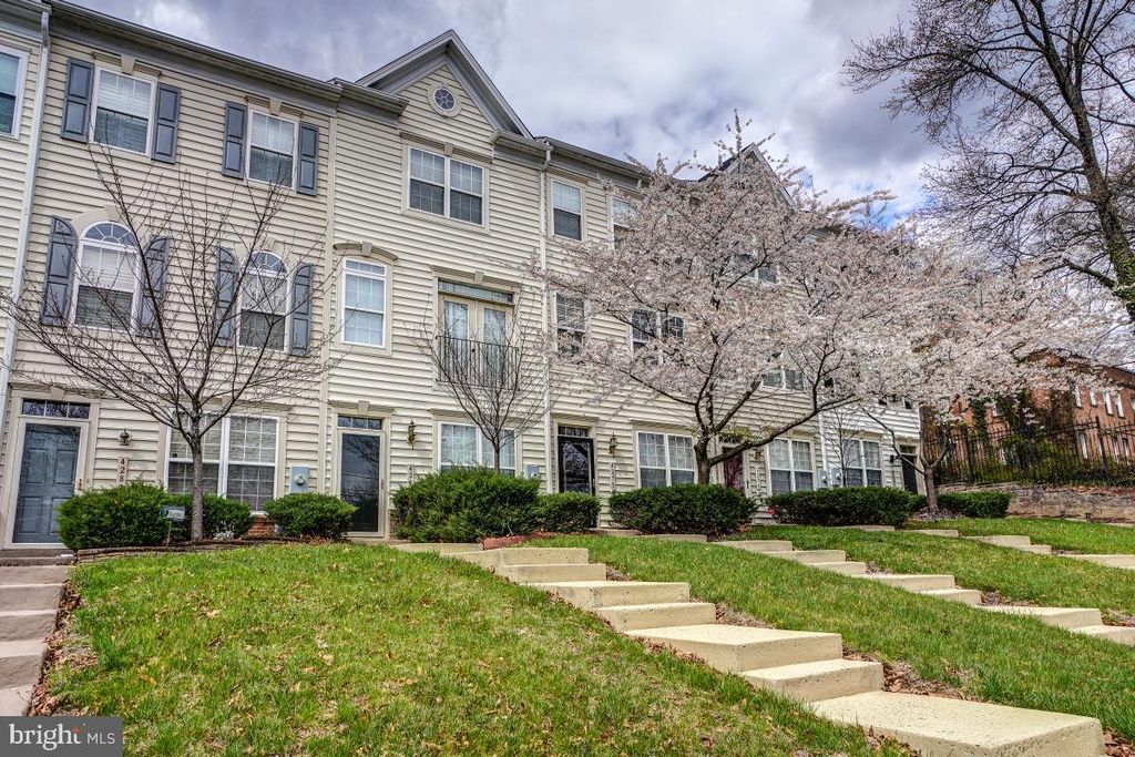 4281 S CAPITOL ST SW, Washington, DC 20032