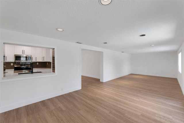 6341 NE 22nd Ave, Fort Lauderdale, FL 33308