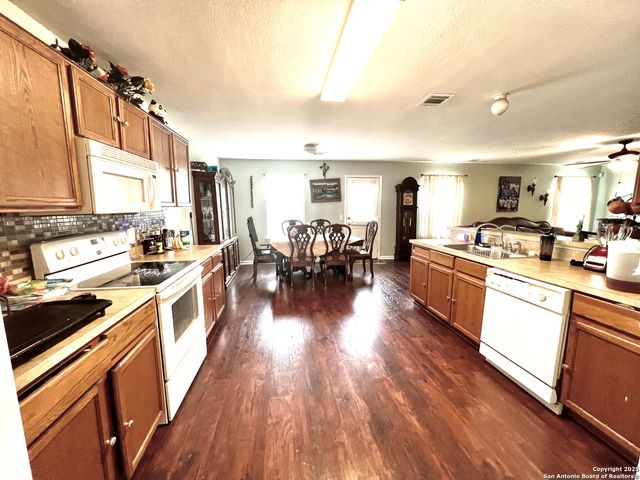 10006 Bradley Oak, San Antonio, TX 78223