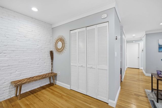 96 Gainsborough St 205W, Boston, MA 02115