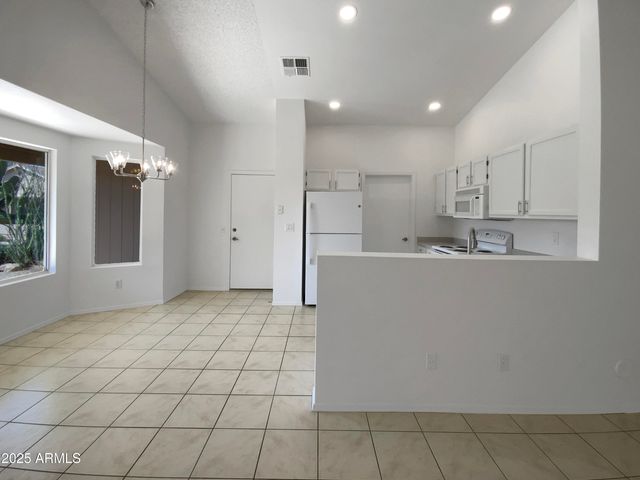 6512 S SAWGRASS Drive, Chandler, AZ 85249