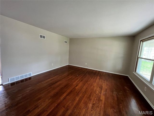 1322 Petite Drive, St Louis, MO 63138