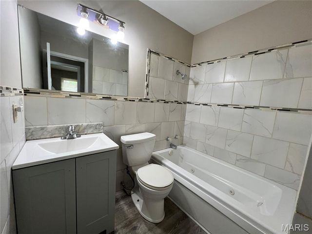 1322 Petite Drive, St Louis, MO 63138