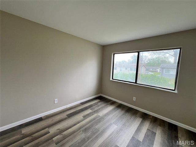 1322 Petite Drive, St Louis, MO 63138
