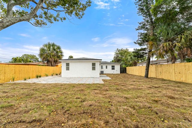 1311 Avenue H, Riviera Beach, FL 33404