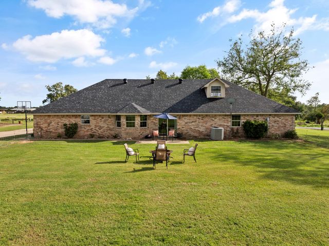 1881 SW County Road 3090, Mount Vernon, TX 75457