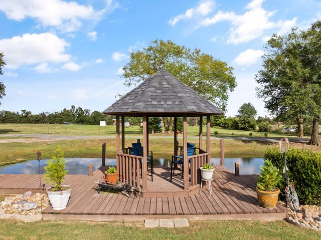 1881 SW County Road 3090, Mount Vernon, TX 75457