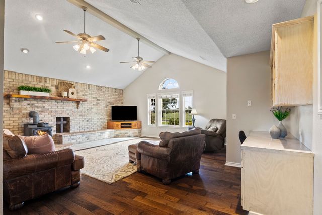 1881 SW County Road 3090, Mount Vernon, TX 75457