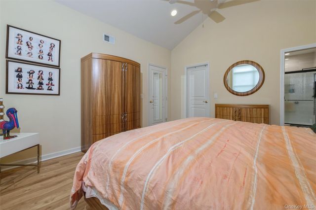 95 Cove Lane, East Setauket, NY 11733