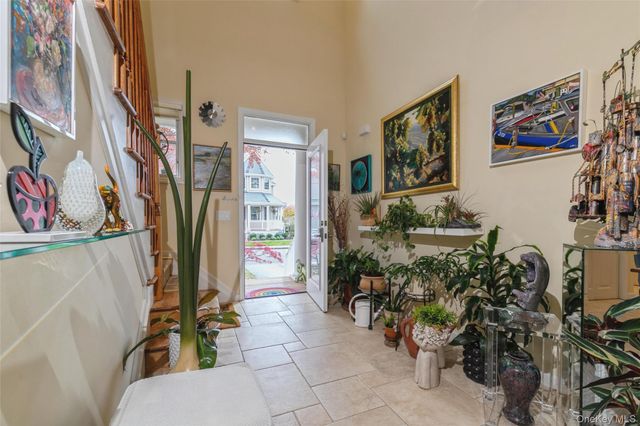 95 Cove Lane, East Setauket, NY 11733