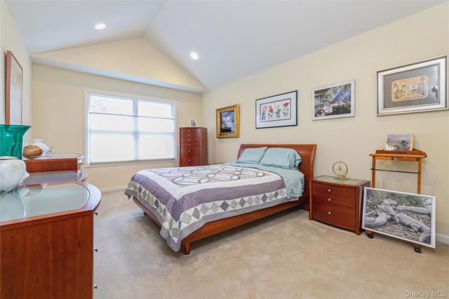 95 Cove Lane, East Setauket, NY 11733