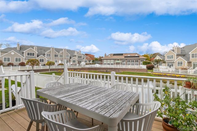 95 Cove Lane, East Setauket, NY 11733