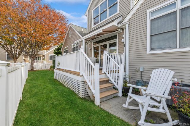 95 Cove Lane, East Setauket, NY 11733