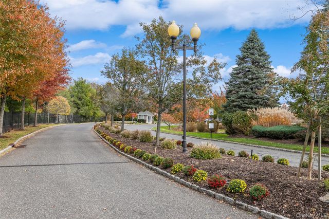 95 Cove Lane, East Setauket, NY 11733