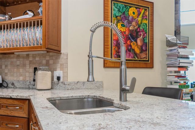 95 Cove Lane, East Setauket, NY 11733