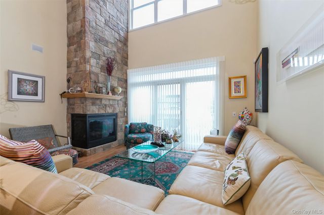 95 Cove Lane, East Setauket, NY 11733