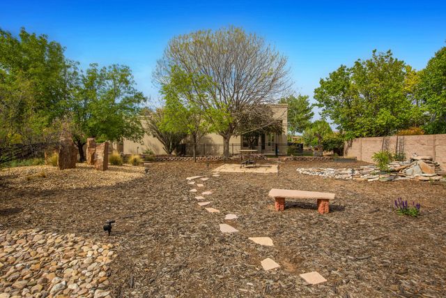 309 Plaza Muchomas, Bernalillo, NM 87004