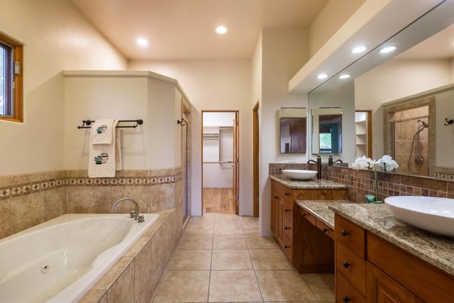 309 Plaza Muchomas, Bernalillo, NM 87004