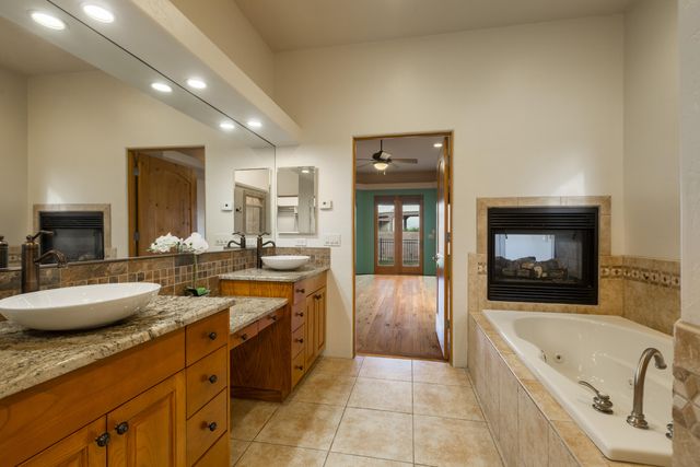 309 Plaza Muchomas, Bernalillo, NM 87004