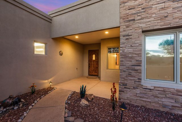 309 Plaza Muchomas, Bernalillo, NM 87004
